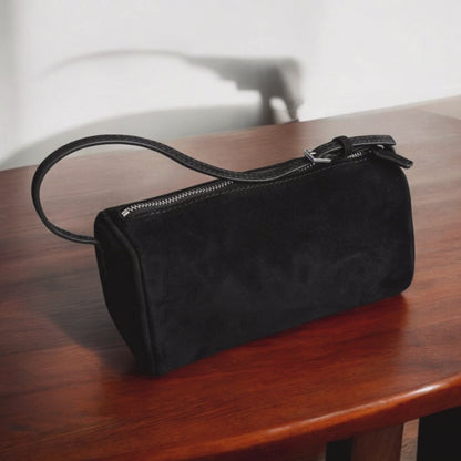 Minimal 90s Leather Pouch